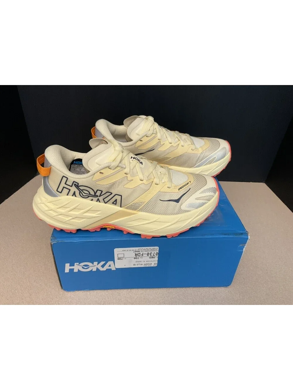 New! Womens Hoka One One Speedgoat 7 Vintage Yellow Trail Running Shoes. Size 6B